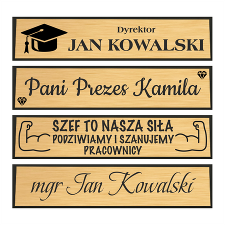 Drewniana podstawka ze złotą tabliczką – elegancki dodatek biurkowy z dedykacją