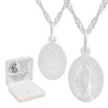 Zestaw srebrny: medalik Matka Boska + łańcuszek + kremowe pudełko + tabliczka z grawerem