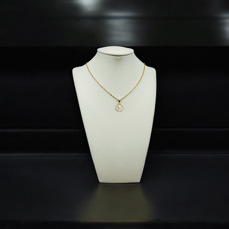 Złoty Medalik 585 Matka Boska Fatimska z Łańcuszkiem Singapur – Biżuteria w Pudełku z Dedykacją