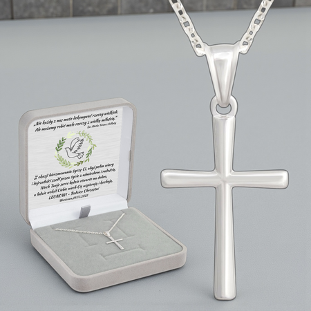 Srebrny krzyżyk z łańcuszkiem pr. 925 Pudełko z dedykacją Prezent na Komunię, na Chrzest, na Bierzmowanie
