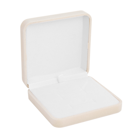 Eleganckie pudełko kremowe welurowe na medalik lub biżuterię – idealne na prezent religijny