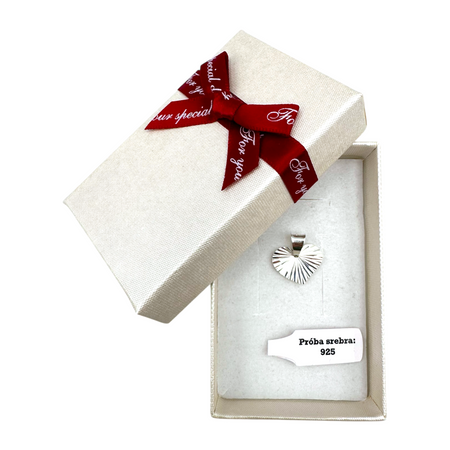 Personalizowany Miłosny Prezent dla Niej - Srebrny Wisiorek pr. 925 Diamentowane Serce z Grawerem GRATIS w Eleganckim Pudełku z Kokardką 