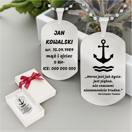 Ekskluzywny nieśmiertelnik stalowy z grawerem laserowym – personalizowany prezent w eleganckim pudełku z kokardką