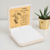 Kremowe pudełko welurowe z białym atłasem + złota tabliczka z dedykacją