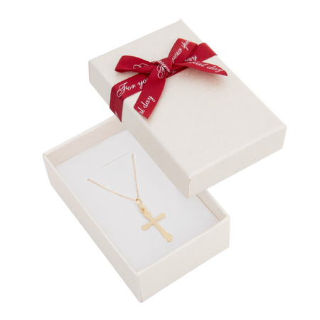 Krzyżyk z łańcuszkiem ankier diamentowany złoty pr. 585 45 cm w pudełku z kokardką złoty pr. 585 – łańcuszek cienka pancerka 50 cm i krzyżyk z grawerem w pudełku