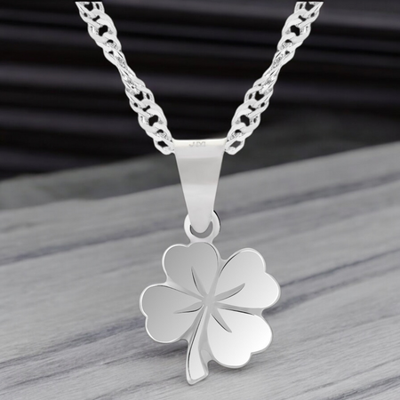 Naszyjnik Srebrny 925 z Koniczynką i Grawerem – Personalizowana Biżuteria z Łańcuszkiem Singapur