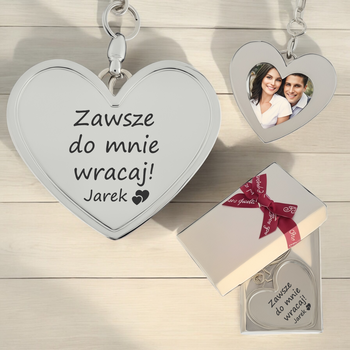 Wyjątkowy Prezent na Walentynki, Rocznicę, Dzień Matki, Dzień Kobiet i Więcej - Personalizowany Brelok Serce z Ramką na Zdjęcie i Grawerem w Pudełku
